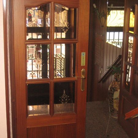 Hostal Restaurante La Trucha Benavente Esterno foto