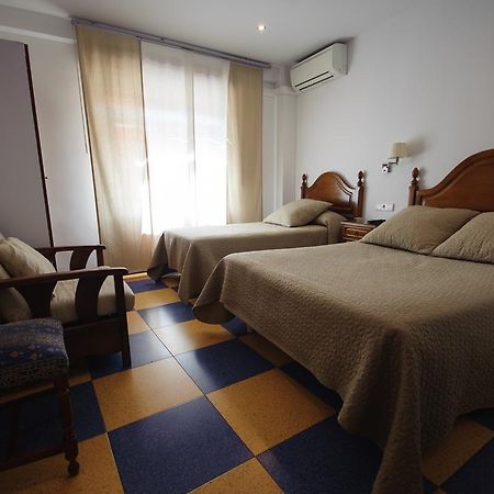 Hostal Restaurante La Trucha Benavente Esterno foto