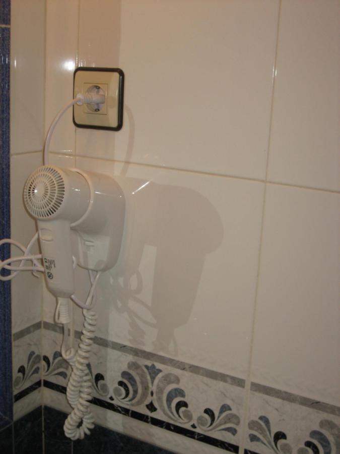Hostal Restaurante La Trucha Benavente Esterno foto