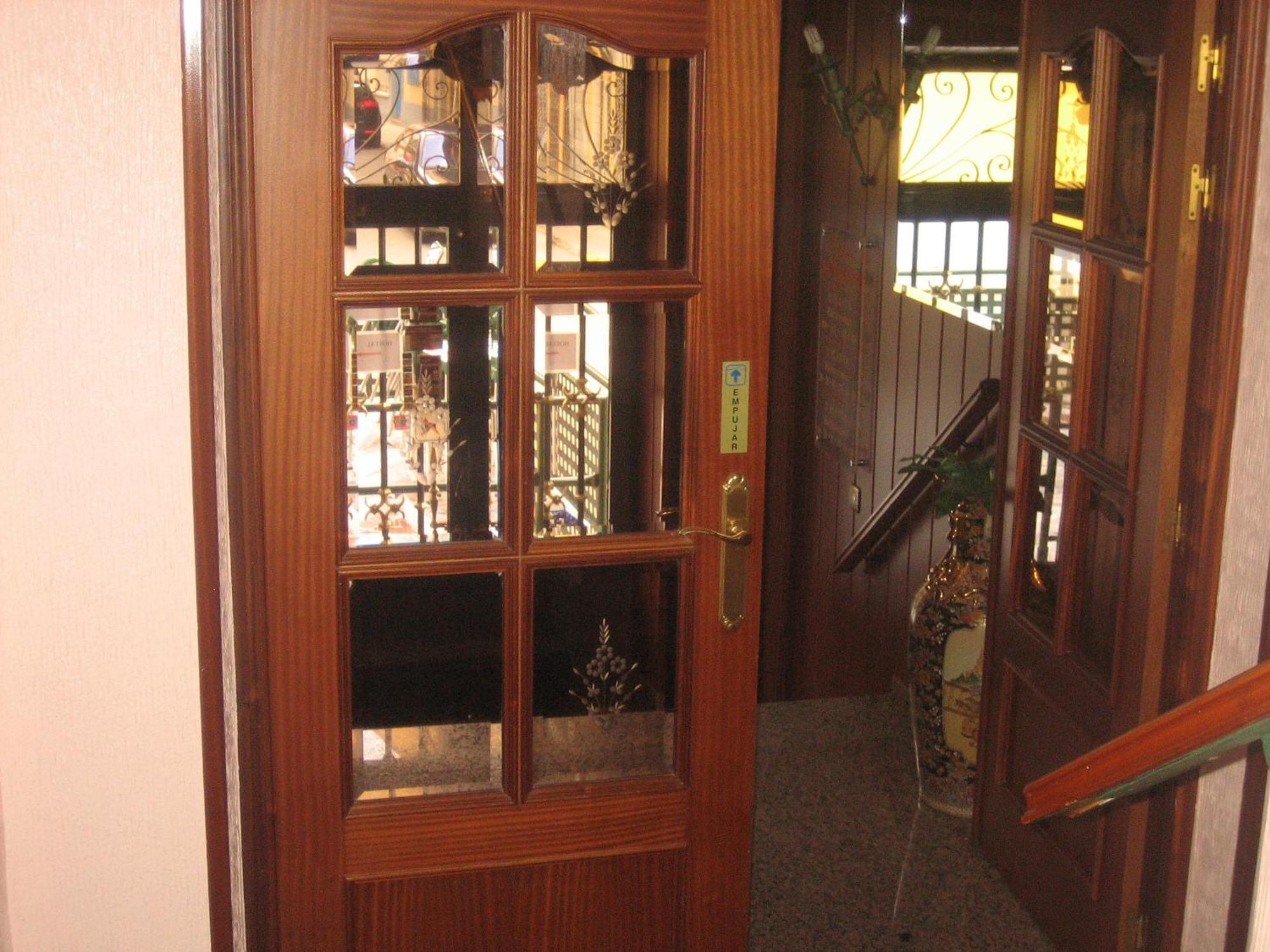 Hostal Restaurante La Trucha Benavente Esterno foto