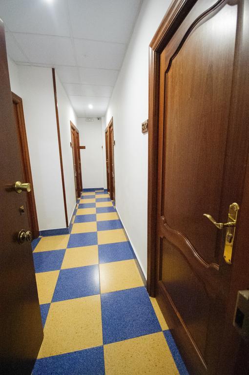 Hostal Restaurante La Trucha Benavente Esterno foto