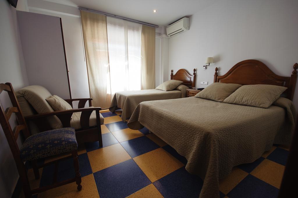 Hostal Restaurante La Trucha Benavente Esterno foto
