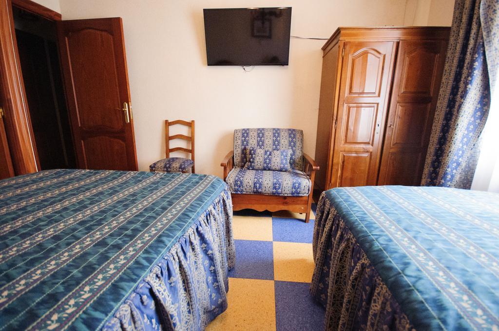 Hostal Restaurante La Trucha Benavente Esterno foto