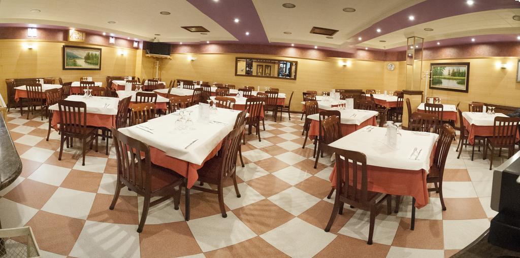 Hostal Restaurante La Trucha Benavente Esterno foto