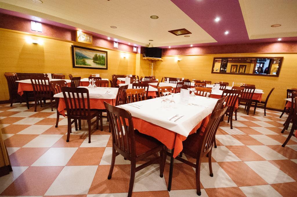 Hostal Restaurante La Trucha Benavente Esterno foto