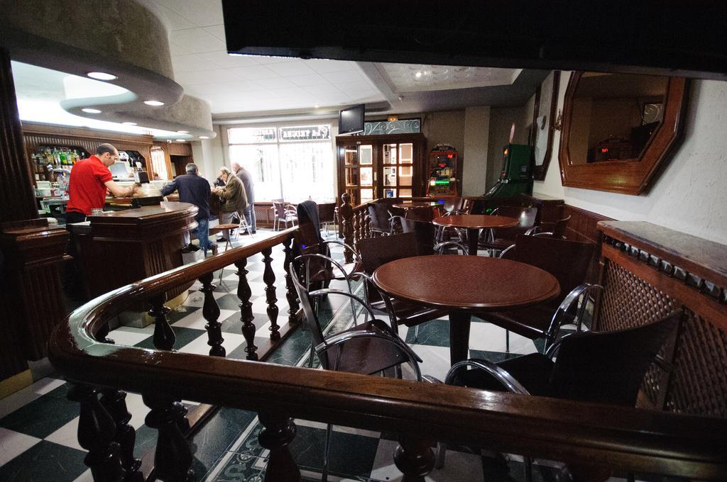Hostal Restaurante La Trucha Benavente Esterno foto