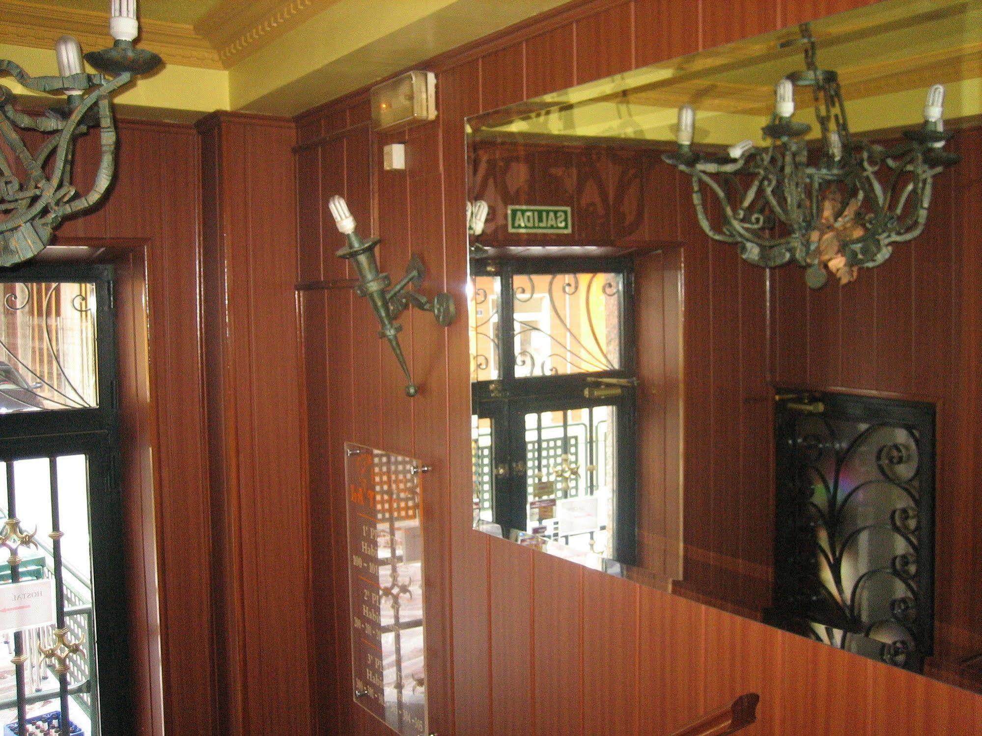 Hostal Restaurante La Trucha Benavente Esterno foto